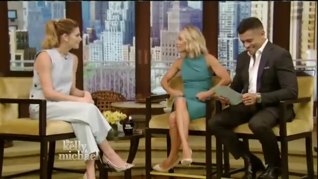 Ashley-Greene-dot_nl-7april2016LiveWithKellyAndMichael0130.jpg Ashley-Greene-dot_nl-7april2016LiveWithKellyAndMichael0130.jpg