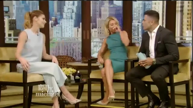 Ashley-Greene-dot_nl-7april2016LiveWithKellyAndMichael0135.jpg Ashley-Greene-dot_nl-7april2016LiveWithKellyAndMichael0135.jpg