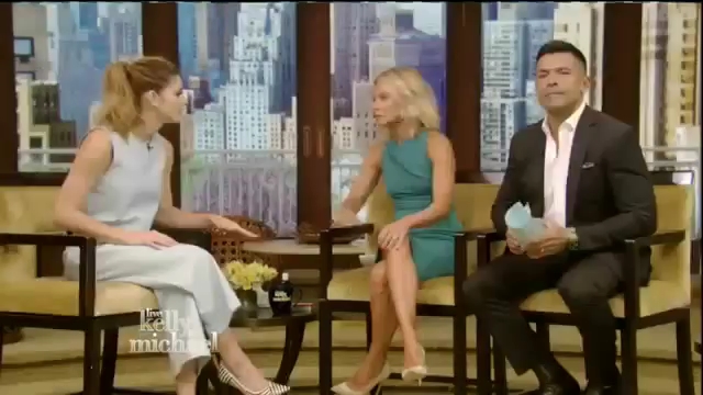 Ashley-Greene-dot_nl-7april2016LiveWithKellyAndMichael0162.jpg Ashley-Greene-dot_nl-7april2016LiveWithKellyAndMichael0162.jpg