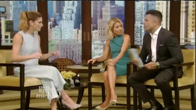 Ashley-Greene-dot_nl-7april2016LiveWithKellyAndMichael0178.jpg Ashley-Greene-dot_nl-7april2016LiveWithKellyAndMichael0178.jpg