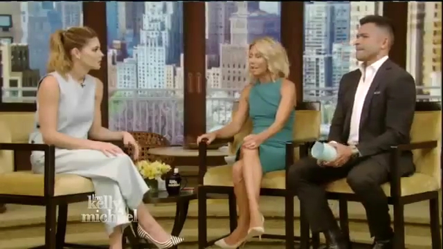 Ashley-Greene-dot_nl-7april2016LiveWithKellyAndMichael0188.jpg Ashley-Greene-dot_nl-7april2016LiveWithKellyAndMichael0188.jpg