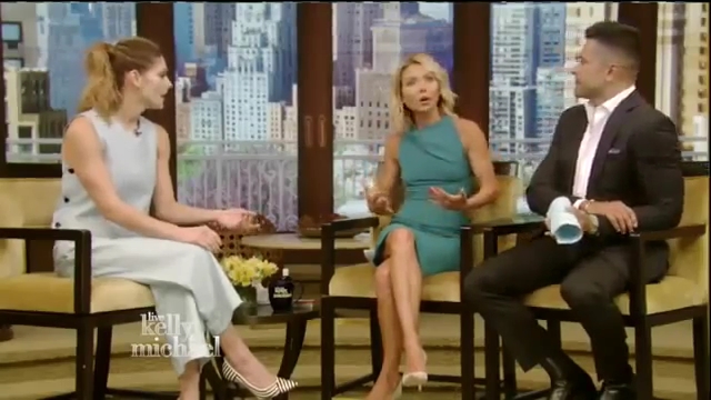 Ashley-Greene-dot_nl-7april2016LiveWithKellyAndMichael0198.jpg Ashley-Greene-dot_nl-7april2016LiveWithKellyAndMichael0198.jpg
