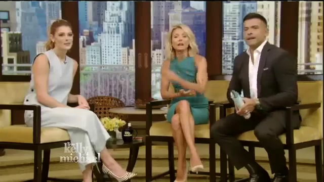 Ashley-Greene-dot_nl-7april2016LiveWithKellyAndMichael0206.jpg Ashley-Greene-dot_nl-7april2016LiveWithKellyAndMichael0206.jpg