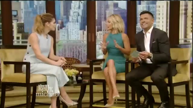Ashley-Greene-dot_nl-7april2016LiveWithKellyAndMichael0234.jpg Ashley-Greene-dot_nl-7april2016LiveWithKellyAndMichael0234.jpg