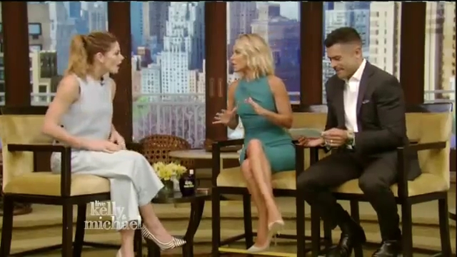 Ashley-Greene-dot_nl-7april2016LiveWithKellyAndMichael0236.jpg Ashley-Greene-dot_nl-7april2016LiveWithKellyAndMichael0236.jpg