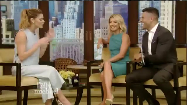 Ashley-Greene-dot_nl-7april2016LiveWithKellyAndMichael0290.jpg