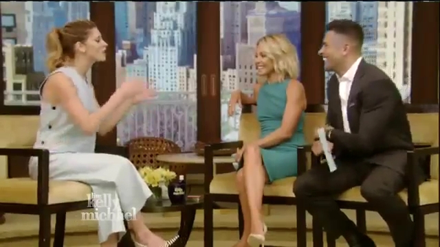 Ashley-Greene-dot_nl-7april2016LiveWithKellyAndMichael0291.jpg