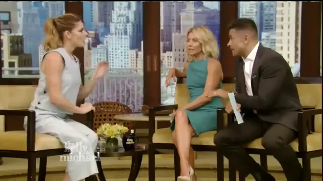 Ashley-Greene-dot_nl-7april2016LiveWithKellyAndMichael0299.jpg