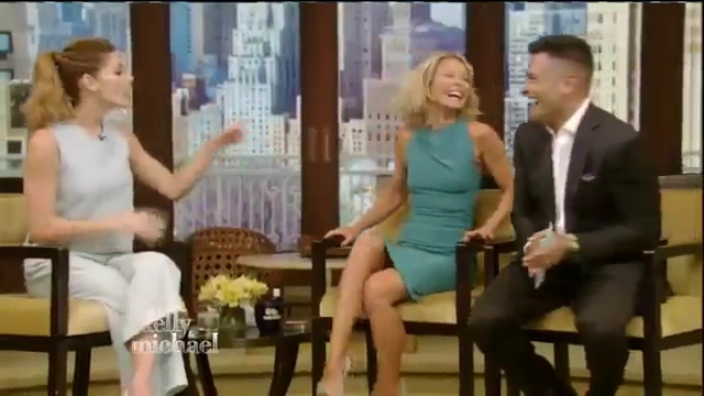 Ashley-Greene-dot_nl-7april2016LiveWithKellyAndMichael0317.jpg