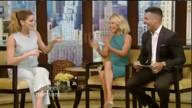 Ashley-Greene-dot_nl-7april2016LiveWithKellyAndMichael0319.jpg