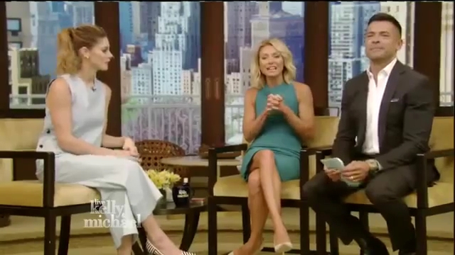 Ashley-Greene-dot_nl-7april2016LiveWithKellyAndMichael0348.jpg