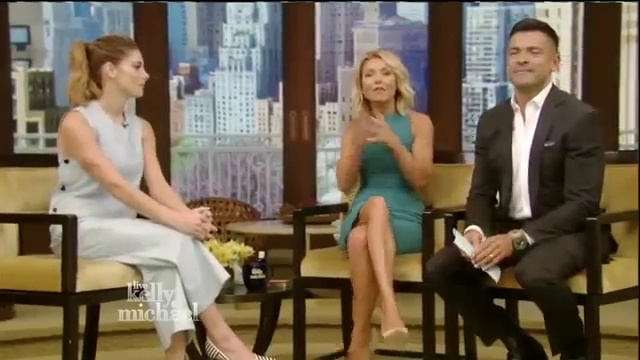 Ashley-Greene-dot_nl-7april2016LiveWithKellyAndMichael0349.jpg