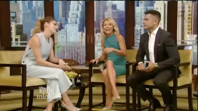 Ashley-Greene-dot_nl-7april2016LiveWithKellyAndMichael0361.jpg