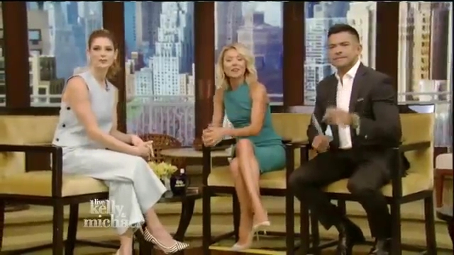 Ashley-Greene-dot_nl-7april2016LiveWithKellyAndMichael0362.jpg