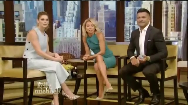 Ashley-Greene-dot_nl-7april2016LiveWithKellyAndMichael0363.jpg