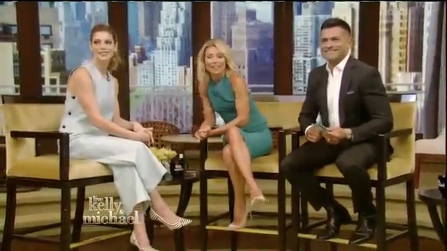 Ashley-Greene-dot_nl-7april2016LiveWithKellyAndMichael0364.jpg