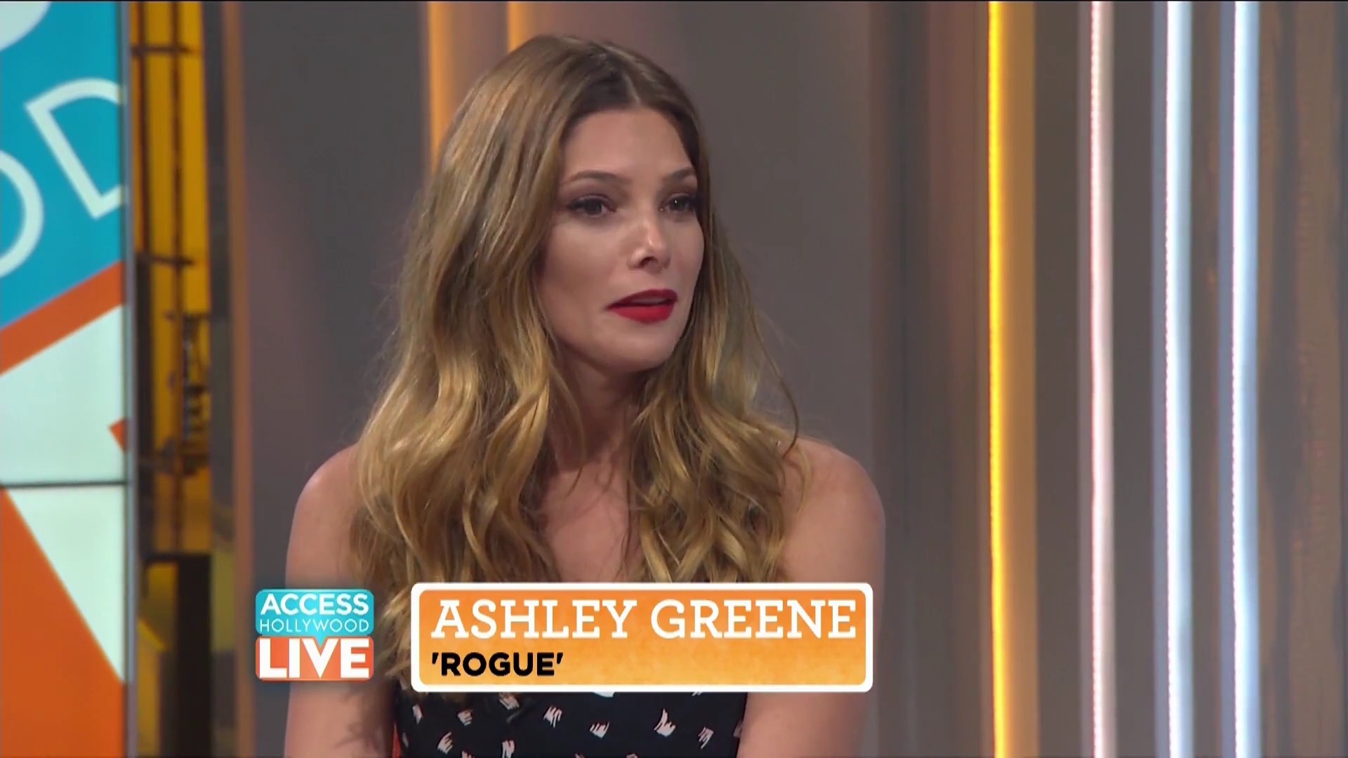 Ashkey-Greene-dot-nl_2017AccesHollywood0050.jpg