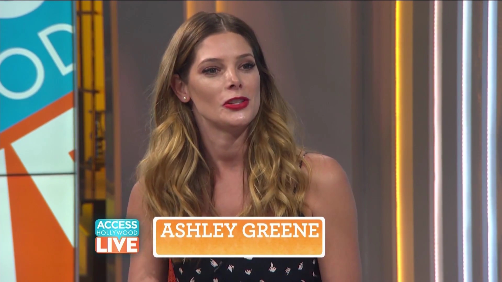 Ashkey-Greene-dot-nl_2017AccesHollywood0147.jpg Ashkey-Greene-dot-nl_2017AccesHollywood0147.jpg