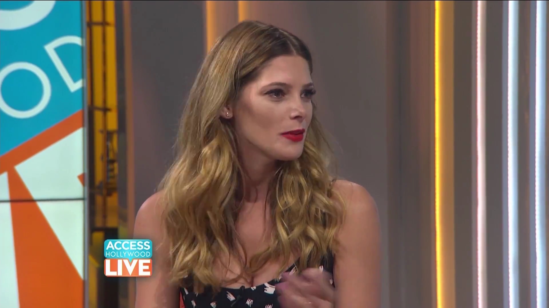 Ashkey-Greene-dot-nl_2017AccesHollywood0177.jpg