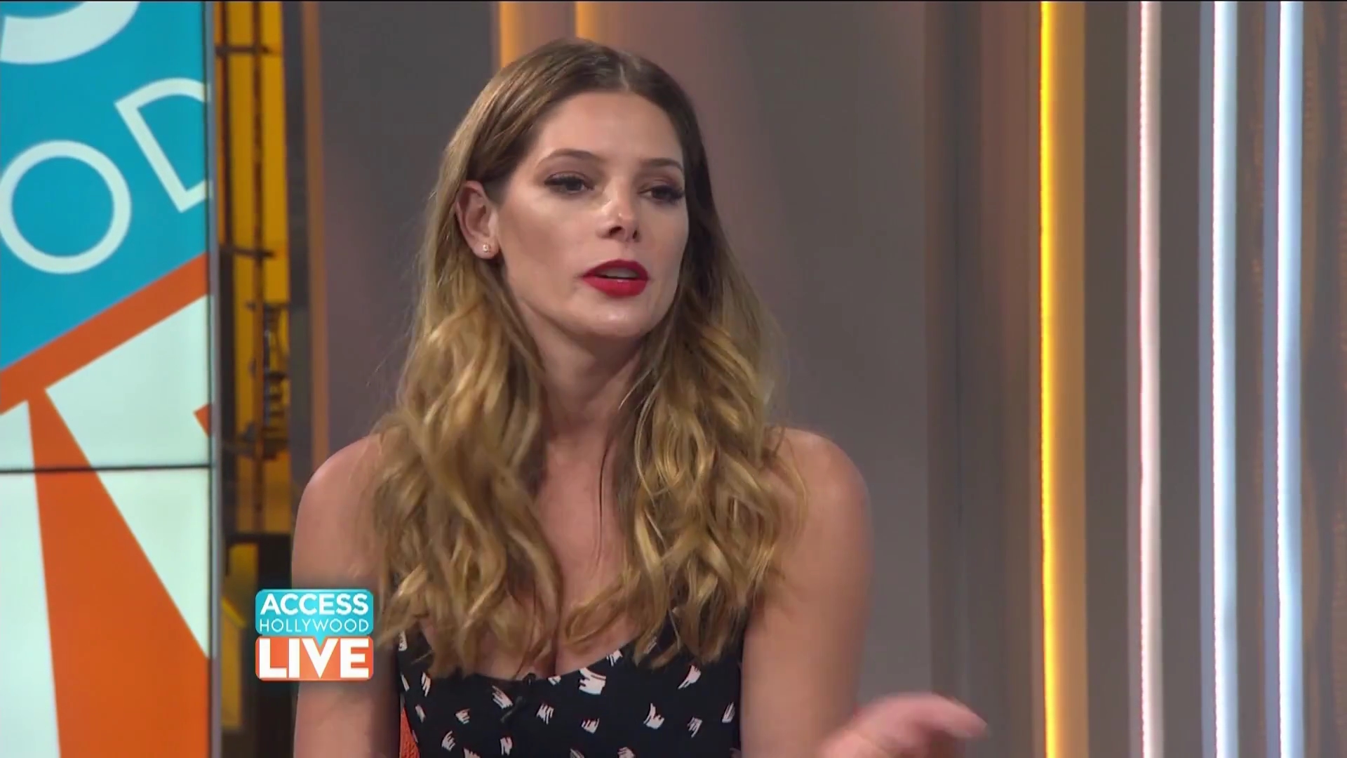 Ashkey-Greene-dot-nl_2017AccesHollywood0207.jpg