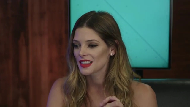 Ashley-Greene-dot-nl_2017EntertainmentTonightFacebookLiveInterview0021.jpg
