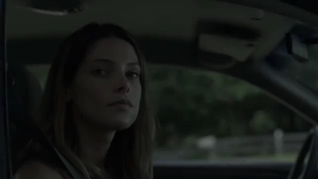 Ashley-Greene-dot-nl_2017EntertainmentTonightFacebookLiveInterview0093.jpg