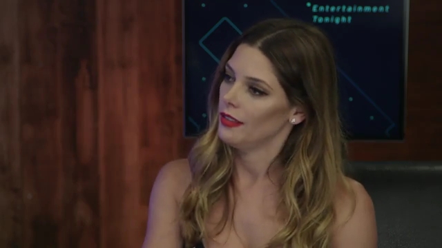 Ashley-Greene-dot-nl_2017EntertainmentTonightFacebookLiveInterview0183.jpg