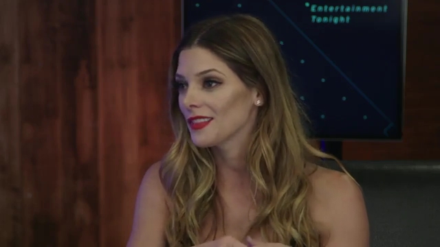 Ashley-Greene-dot-nl_2017EntertainmentTonightFacebookLiveInterview0402.jpg