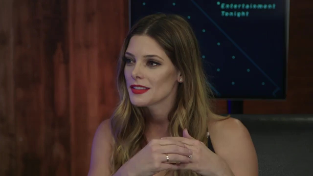 Ashley-Greene-dot-nl_2017EntertainmentTonightFacebookLiveInterview0478.jpg