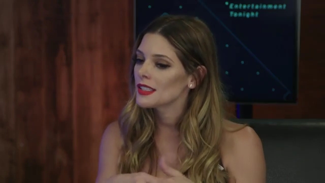 Ashley-Greene-dot-nl_2017EntertainmentTonightFacebookLiveInterview0570.jpg