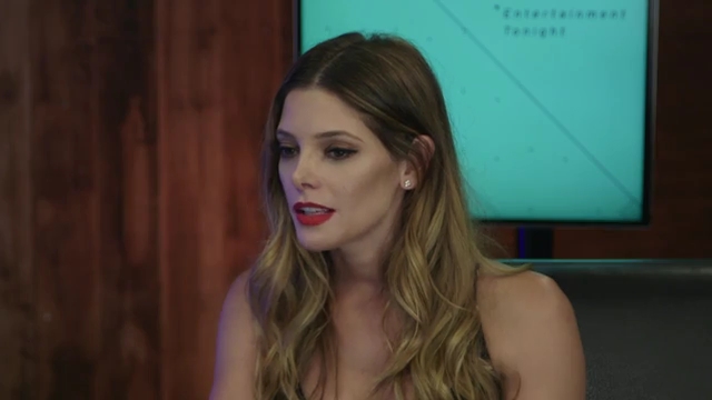 Ashley-Greene-dot-nl_2017EntertainmentTonightFacebookLiveInterview0584.jpg