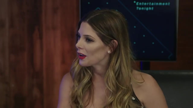 Ashley-Greene-dot-nl_2017EntertainmentTonightFacebookLiveInterview0586.jpg