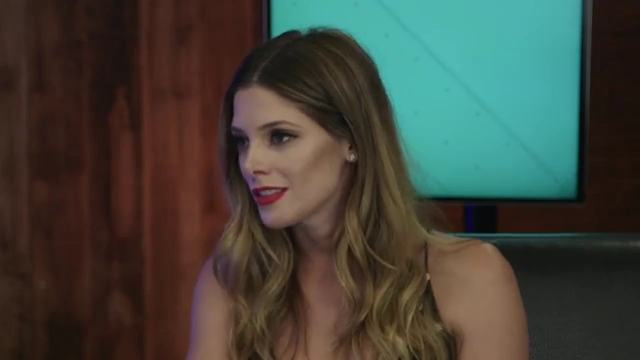 Ashley-Greene-dot-nl_2017EntertainmentTonightFacebookLiveInterview0627.jpg