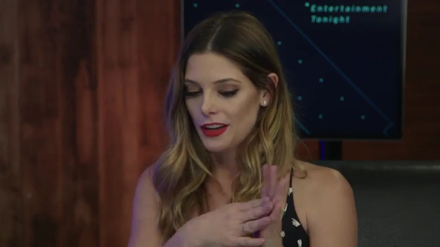 Ashley-Greene-dot-nl_2017EntertainmentTonightFacebookLiveInterview0713.jpg