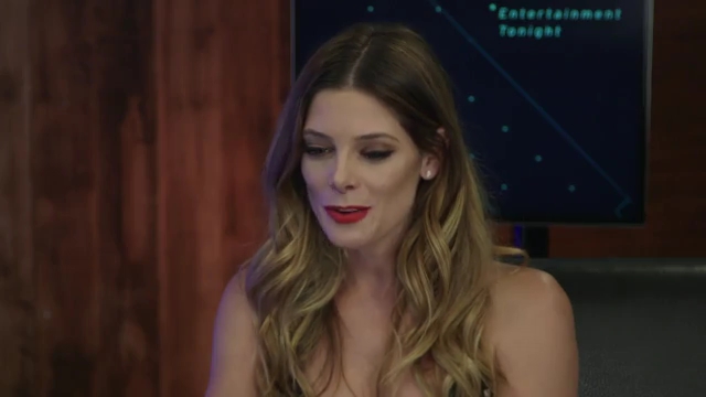 Ashley-Greene-dot-nl_2017EntertainmentTonightFacebookLiveInterview0776.jpg