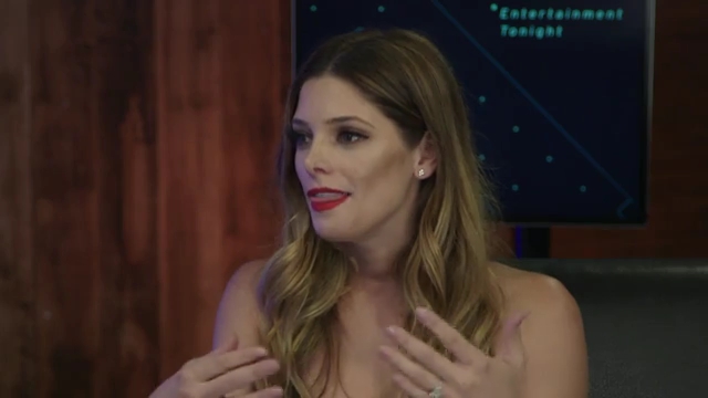 Ashley-Greene-dot-nl_2017EntertainmentTonightFacebookLiveInterview0884.jpg