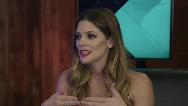 Ashley-Greene-dot-nl_2017EntertainmentTonightFacebookLiveInterview0885.jpg