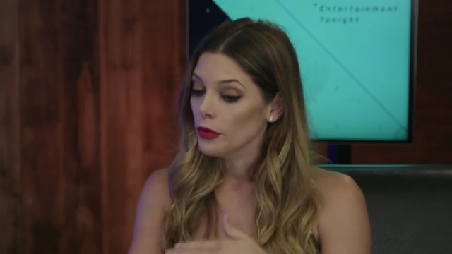 Ashley-Greene-dot-nl_2017EntertainmentTonightFacebookLiveInterview0896.jpg