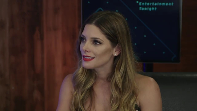 Ashley-Greene-dot-nl_2017EntertainmentTonightFacebookLiveInterview0899.jpg