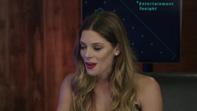 Ashley-Greene-dot-nl_2017EntertainmentTonightFacebookLiveInterview0900.jpg