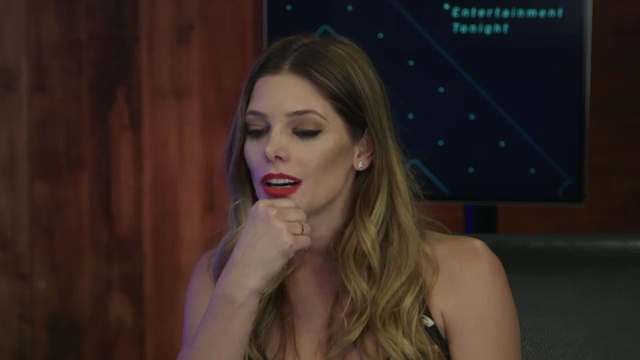 Ashley-Greene-dot-nl_2017EntertainmentTonightFacebookLiveInterview0930.jpg