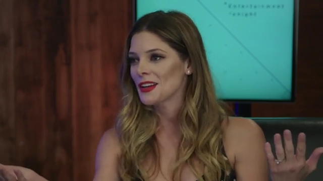 Ashley-Greene-dot-nl_2017EntertainmentTonightFacebookLiveInterview0939.jpg