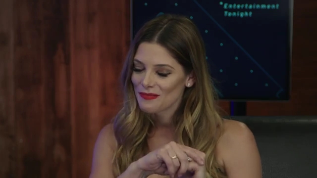 Ashley-Greene-dot-nl_2017EntertainmentTonightFacebookLiveInterview1130.jpg
