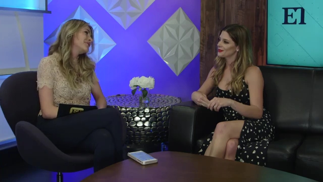 Ashley-Greene-dot-nl_2017EntertainmentTonightFacebookLiveInterview1155.jpg