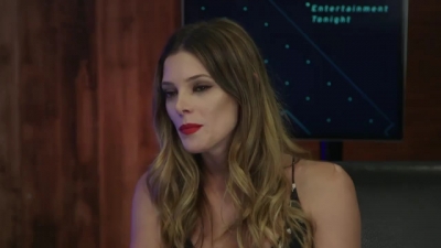 Ashley-Greene-dot-nl_2017EntertainmentTonightFacebookLiveInterview0337.jpg