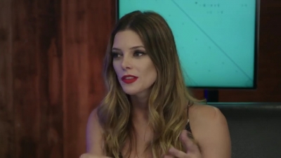 Ashley-Greene-dot-nl_2017EntertainmentTonightFacebookLiveInterview0348.jpg