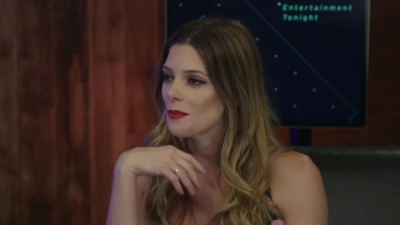 Ashley-Greene-dot-nl_2017EntertainmentTonightFacebookLiveInterview0355.jpg