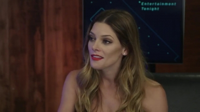 Ashley-Greene-dot-nl_2017EntertainmentTonightFacebookLiveInterview0401.jpg