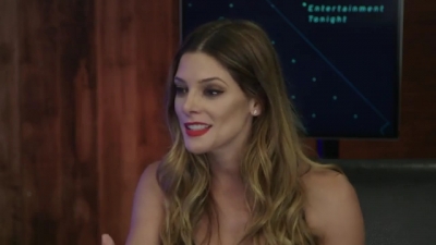 Ashley-Greene-dot-nl_2017EntertainmentTonightFacebookLiveInterview0403.jpg