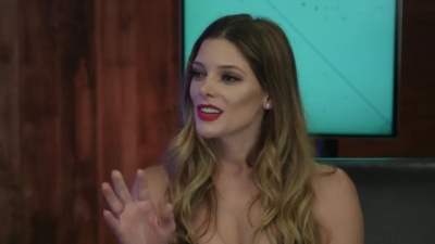 Ashley-Greene-dot-nl_2017EntertainmentTonightFacebookLiveInterview0550.jpg